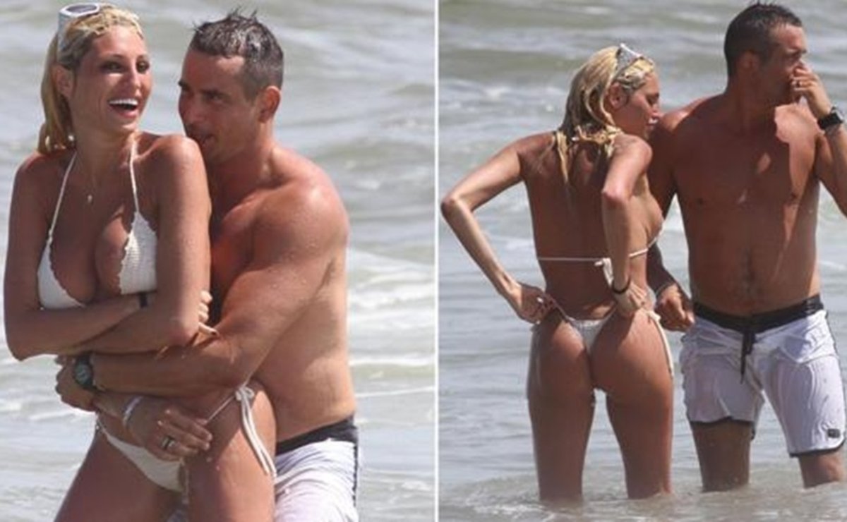 Vicky Xipolitakis, besos, caricias, topless ¿y sexo en la playa?