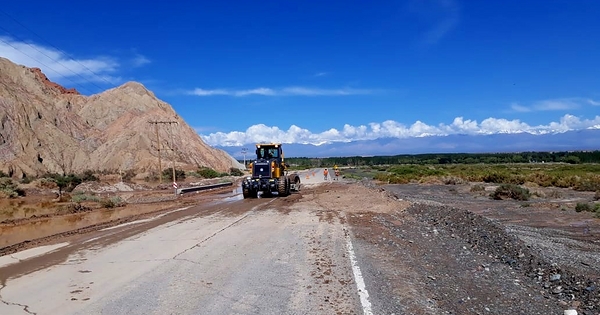 Hubo desprendimiento de rocas que afectaron el tránsito en la ruta que ...