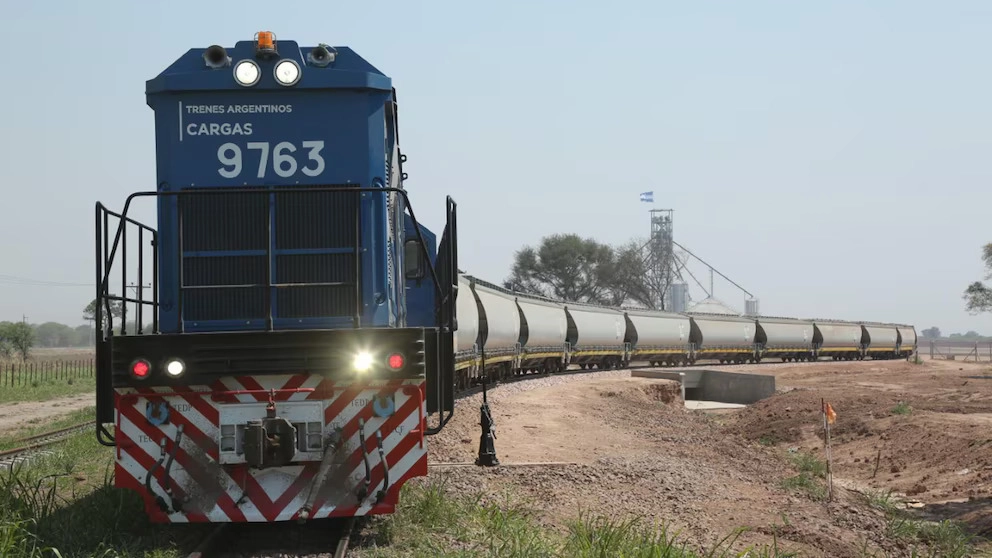 Comienza el proceso de privatización del Belgrano Cargas, clave para San  Juan
