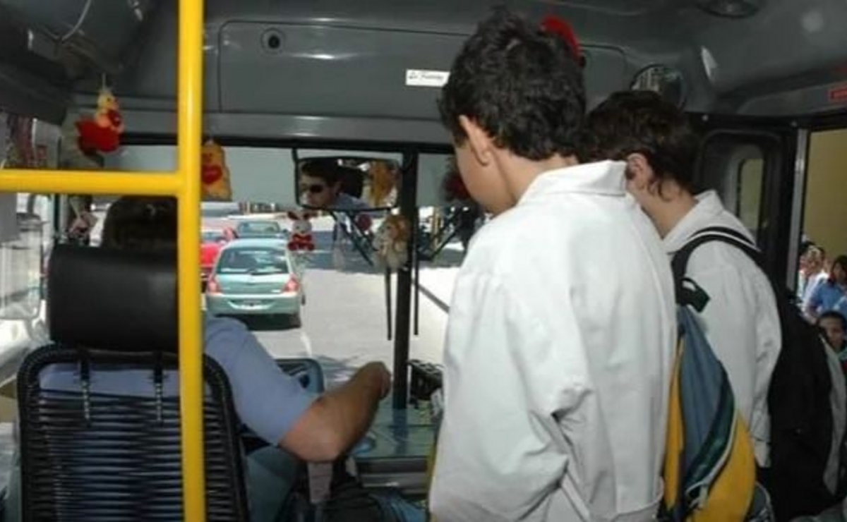 Orrego anunció que el boleto escolar gratuito se implementará en abril