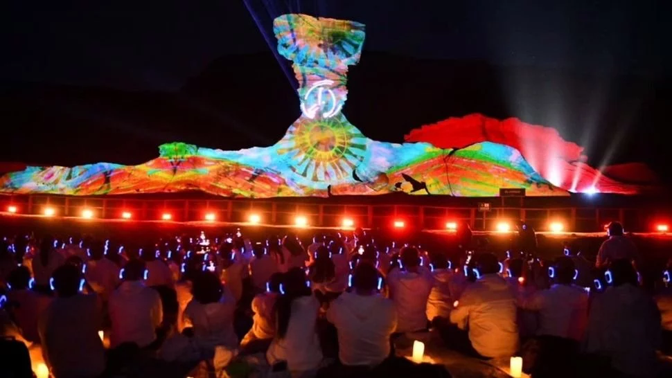 Con Moon Music, Coldplay llenó de música y luces el Valle de la Luna